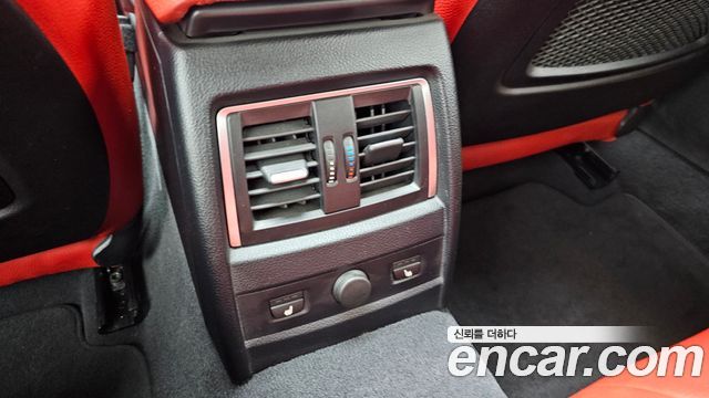 BMW 3-Series 330i M Sport Shadow