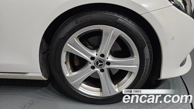 Mercedes-Benz E-Class E200 Avantgarde