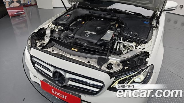 Mercedes-Benz E-Class E200 Avantgarde