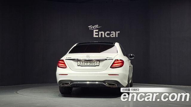 Mercedes-Benz E-Class E350 4MATIC AMG Line