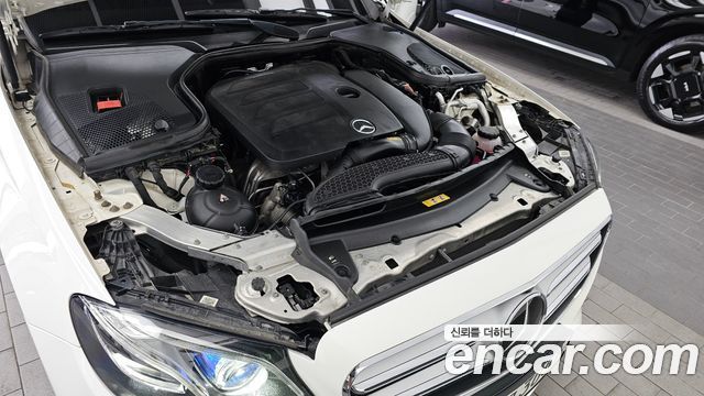 Mercedes-Benz E-Class E350 4MATIC AMG Line