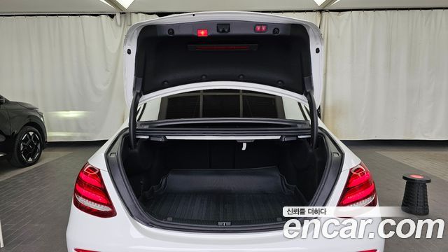 Mercedes-Benz E-Class E350 4MATIC AMG Line