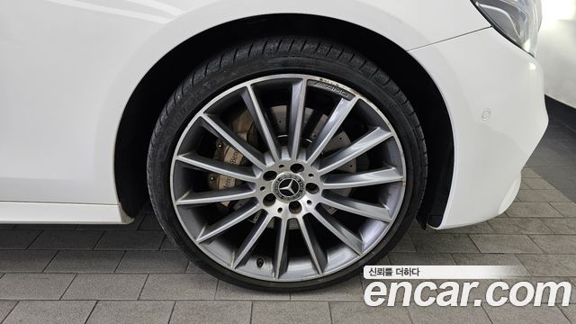 Mercedes-Benz E-Class E350 4MATIC AMG Line