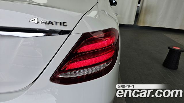 Mercedes-Benz E-Class E350 4MATIC AMG Line