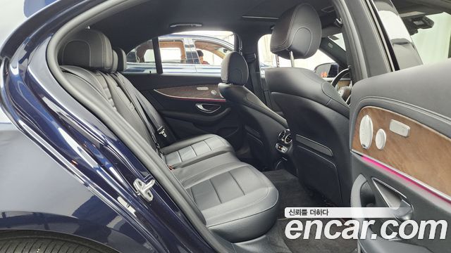 Mercedes-Benz E-Class E300e 4MATIC Exclusive