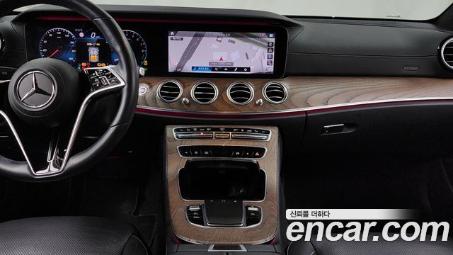 Mercedes-Benz E-Class E300e 4MATIC Exclusive