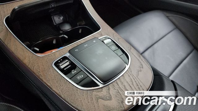 Mercedes-Benz E-Class E300e 4MATIC Exclusive