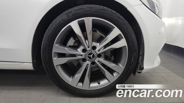 Mercedes-Benz C-Class C200 Avantgarde