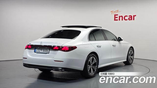 Mercedes-Benz E-Class E200 Avantgarde