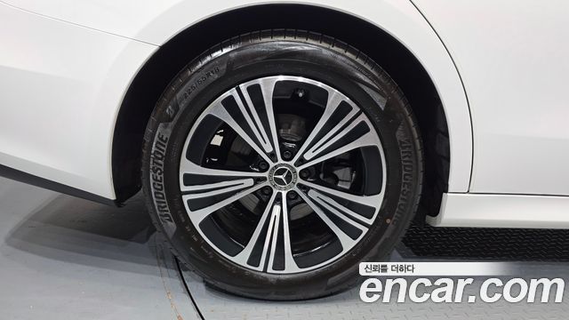 Mercedes-Benz E-Class E200 Avantgarde