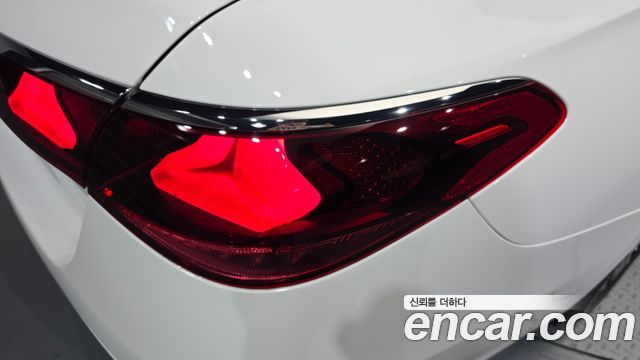 Mercedes-Benz E-Class E200 Avantgarde