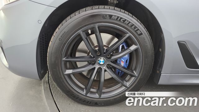 BMW 5-Series 530i xDrive M Sport Package