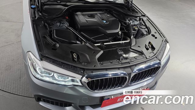 BMW 5-Series 530i xDrive M Sport Package