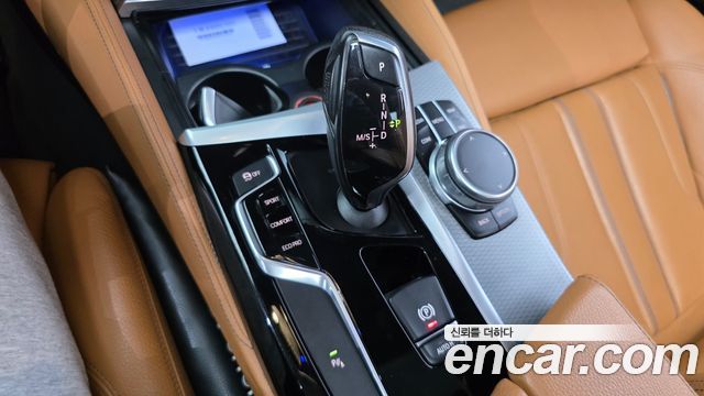 BMW 5-Series 530i xDrive M Sport Package