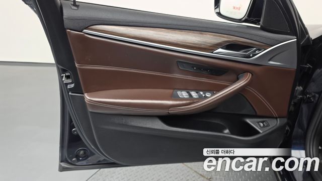 BMW 5-Series 520d Luxury Plus
