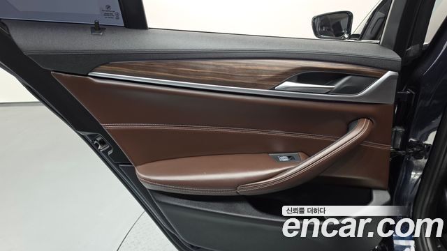 BMW 5-Series 520d Luxury Plus