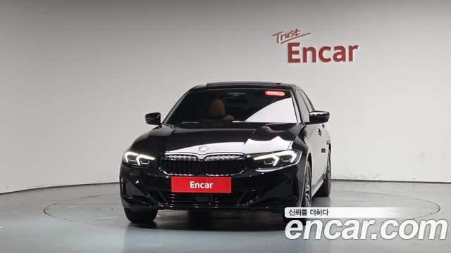 BMW 3-Series 320i