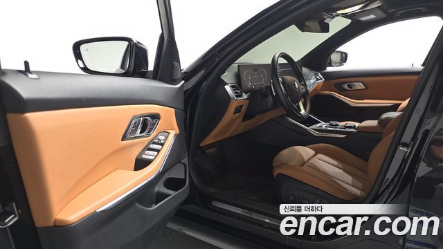 BMW 3-Series 320i
