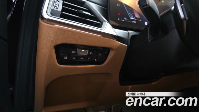 BMW 3-Series 320i