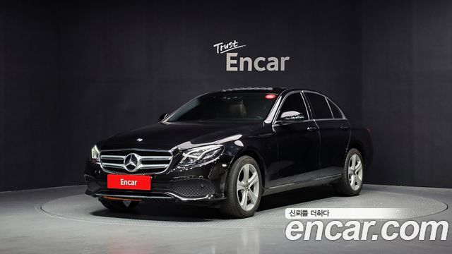 Mercedes-Benz E-Class E220d 4MATIC Avantgarde