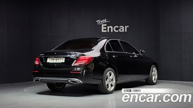 Mercedes-Benz E-Class E220d 4MATIC Avantgarde