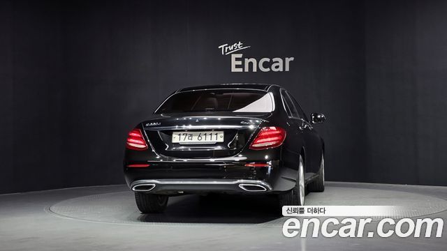 Mercedes-Benz E-Class E220d 4MATIC Avantgarde