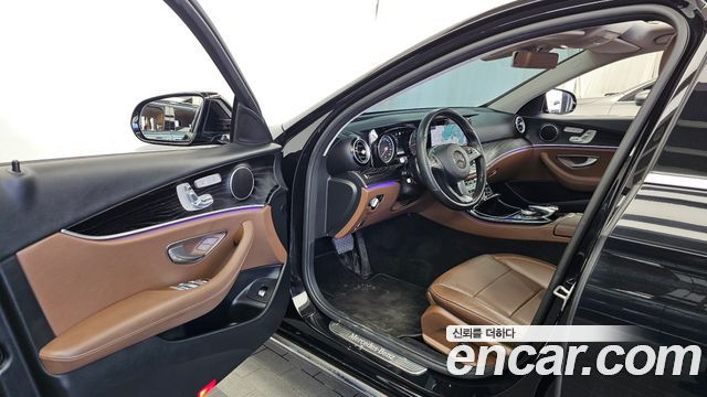 Mercedes-Benz E-Class E220d 4MATIC Avantgarde
