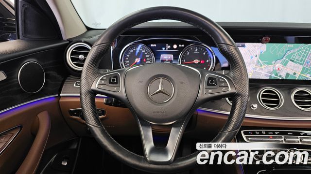 Mercedes-Benz E-Class E220d 4MATIC Avantgarde