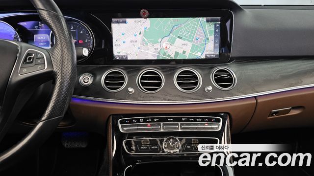 Mercedes-Benz E-Class E220d 4MATIC Avantgarde