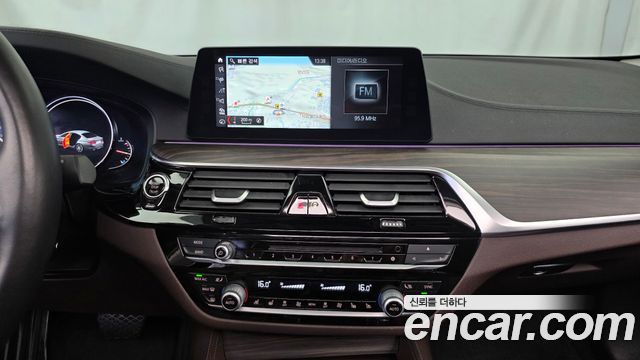 BMW 5-Series 520d Luxury Plus