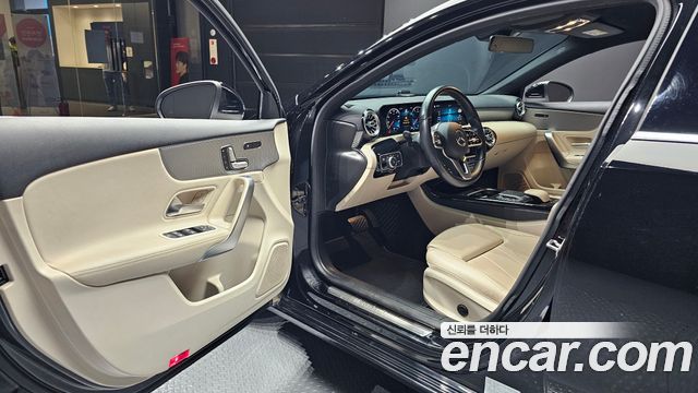 Mercedes-Benz A-Class A220 Hatchback