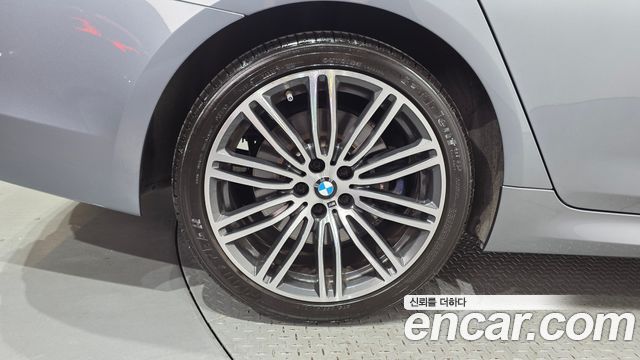 BMW 5-Series 530i M Sport Package Plus