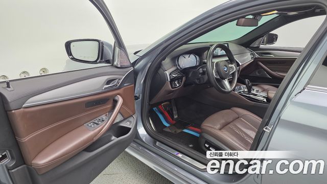 BMW 5-Series 530i M Sport Package Plus