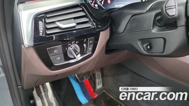 BMW 5-Series 530i M Sport Package Plus