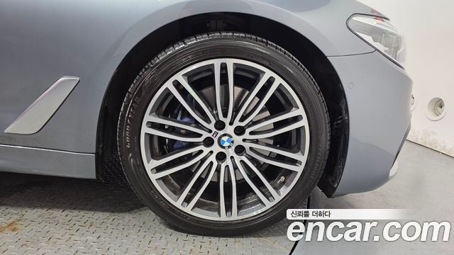 BMW 5-Series 530i M Sport Package Plus