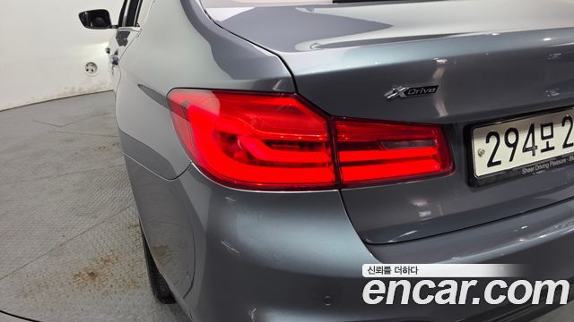 BMW 5-Series 530i M Sport Package Plus