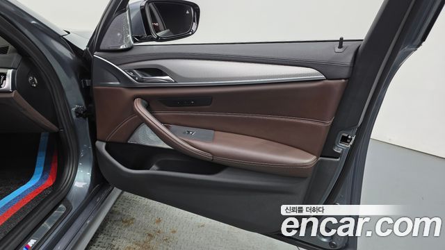 BMW 5-Series 530i M Sport Package Plus
