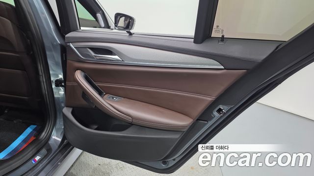BMW 5-Series 530i M Sport Package Plus