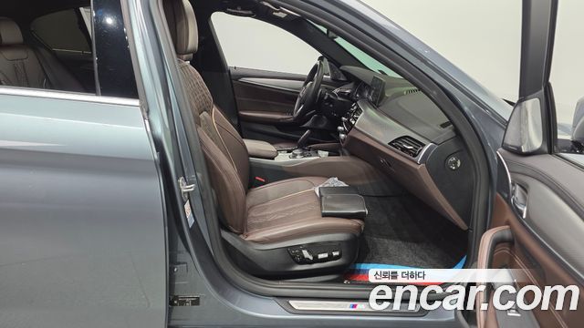 BMW 5-Series 530i M Sport Package Plus