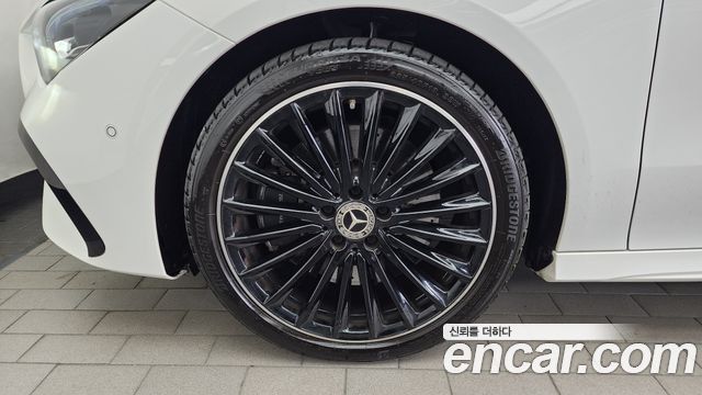 Mercedes-Benz CLA-Class CLA250 4MATIC