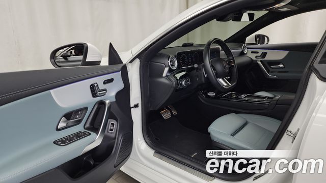 Mercedes-Benz CLA-Class CLA250 4MATIC