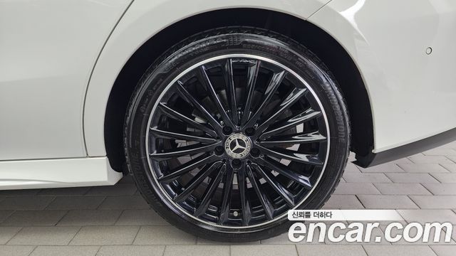 Mercedes-Benz CLA-Class CLA250 4MATIC