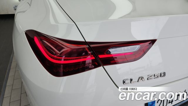 Mercedes-Benz CLA-Class CLA250 4MATIC