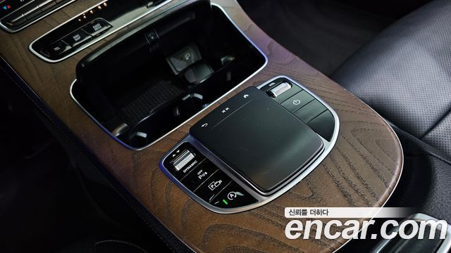 Mercedes-Benz E-Class E220d 4MATIC Exclusive