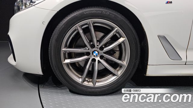 BMW 5-Series 520d M Sport package