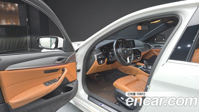 BMW 5-Series 520d M Sport package
