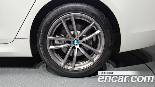 BMW 5-Series 520d M Sport package