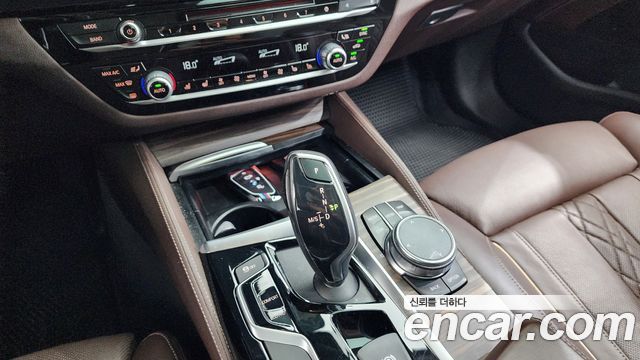BMW 5-Series 530i xDrive Luxury Plus