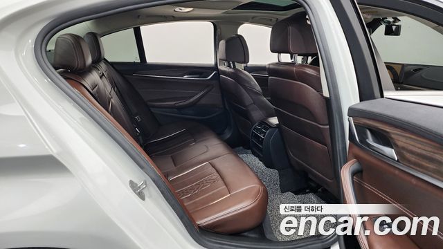 BMW 5-Series 530i xDrive Luxury Plus