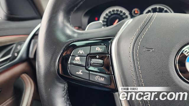 BMW 5-Series 530i xDrive Luxury Plus